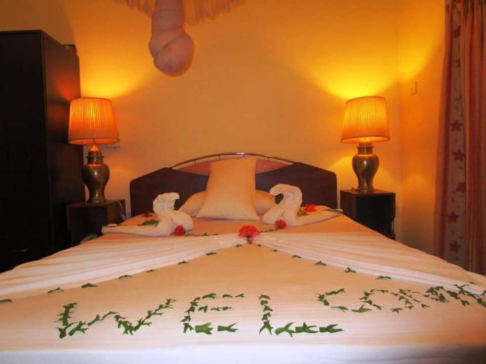 Hotel Shalini Anuradhapura Exterior foto